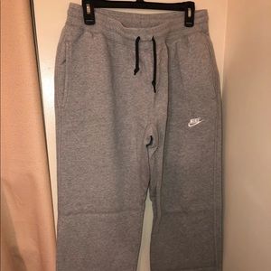 Men’s grey Nike sweatpants